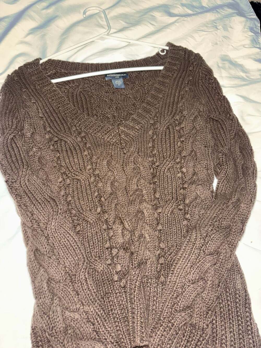 Banana Republic Cable Knit V-Neck Sweater Size XS Brown